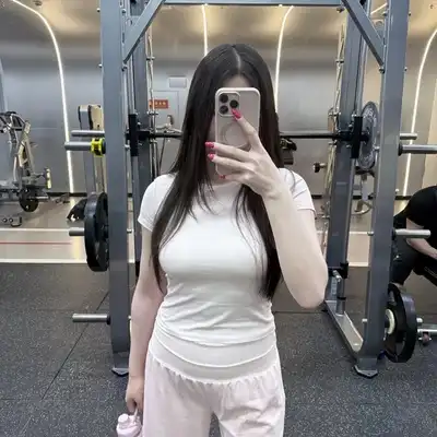 钟英